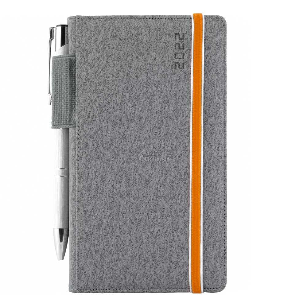 Kapesní diář AMOS A5 šedý s oranžovou gumičkou a poutkem na pero, 2022